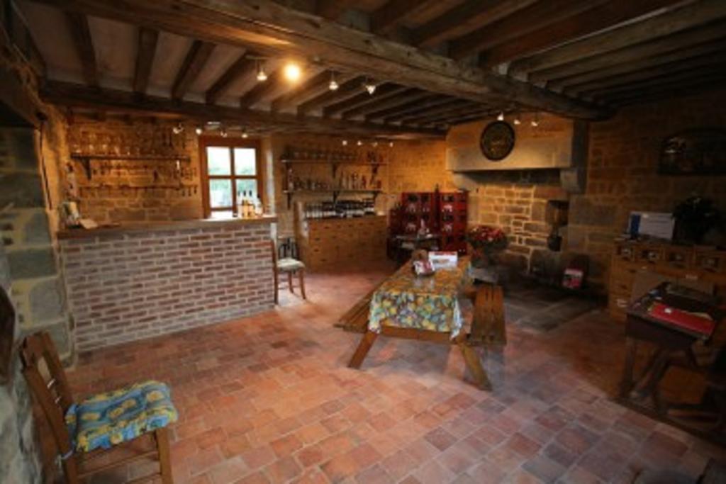 Sainte-Marguerite-de-Carrouges Ferme Cidricole Hugues Desfrieches B&B 외부 사진